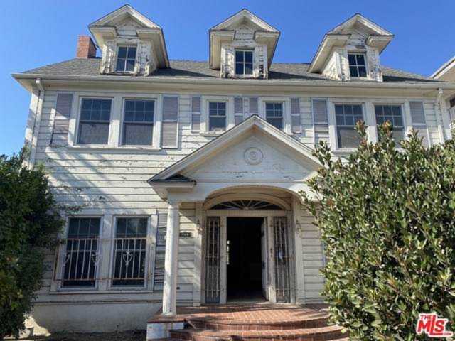 703 S Norton Avenue Los Angeles, CA 90005