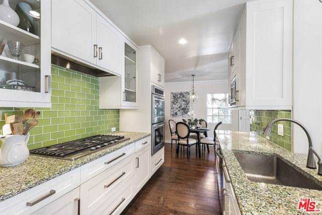 4174 Vanetta Drive Studio City, CA 91604