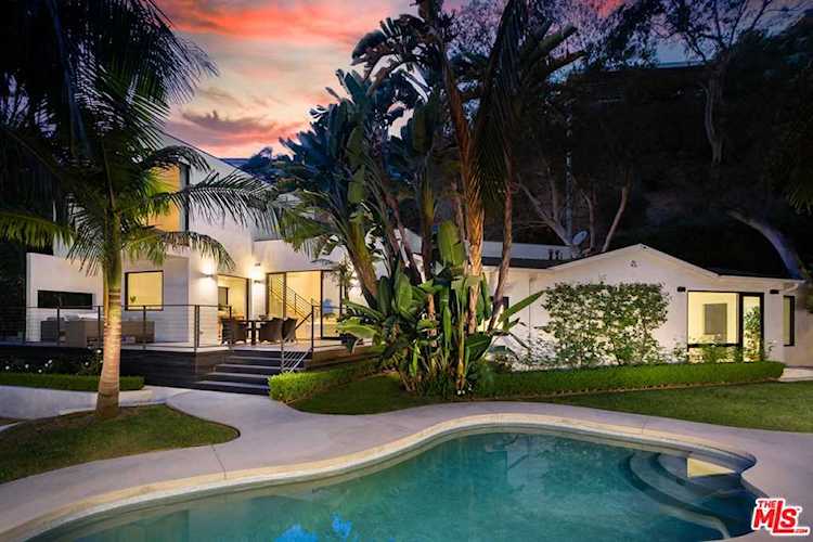 8516 Franklin Avenue Los Angeles, CA 90069
