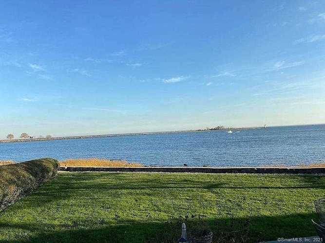 39 Penfield Place Bridgeport, CT 06605