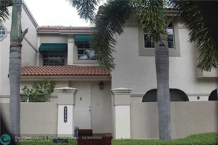 6529 Via Regina #8 Boca Raton, FL 33433