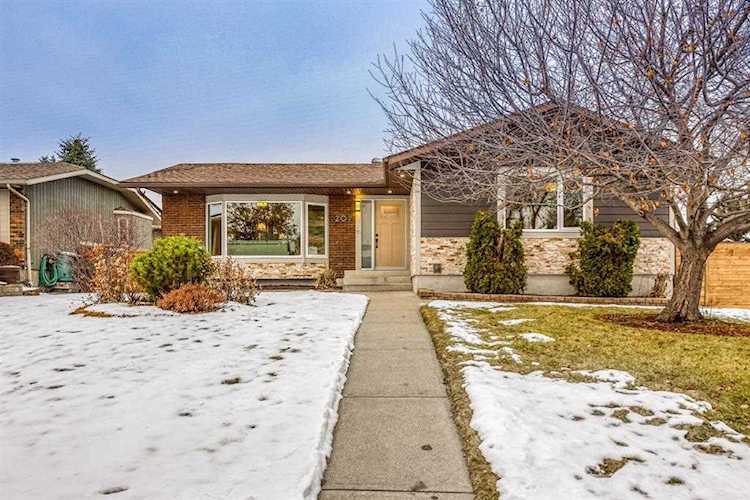 207 Parkland Way SE Calgary, AB T2J 3Y9
