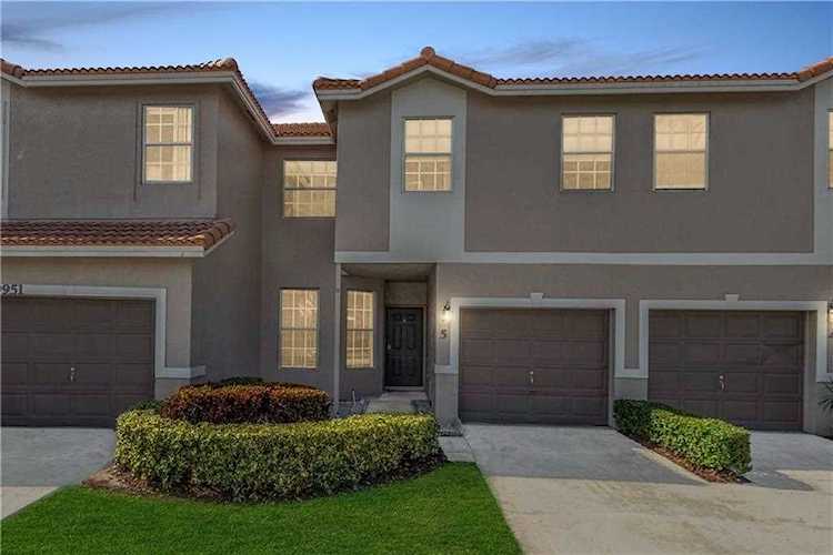 20951 Via Azalea #5 Boca Raton, FL 33428