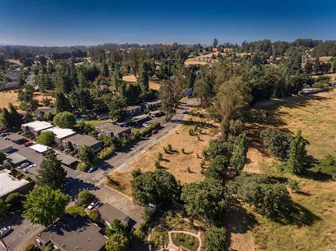 8792 Lund Hill Lane Cotati, CA 94931