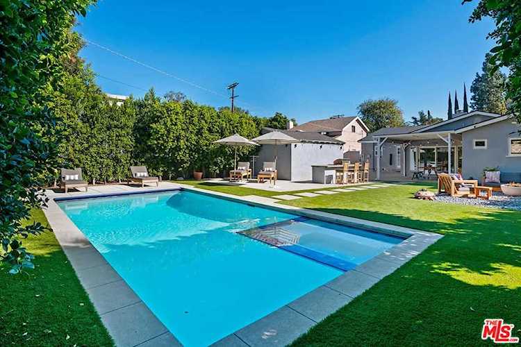 3929 Carpenter Court Studio City, CA 91604