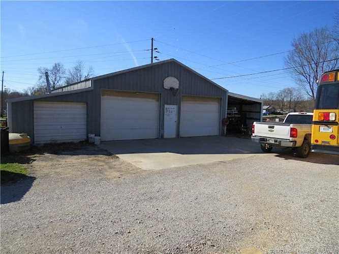 4568 W Hwy 64 Taswell, IN 47175