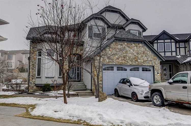 19 Sherwood Heath NW Calgary, AB T3R 1P4