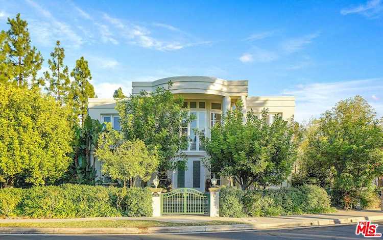 2390 Earls Court Los Angeles, CA 90077