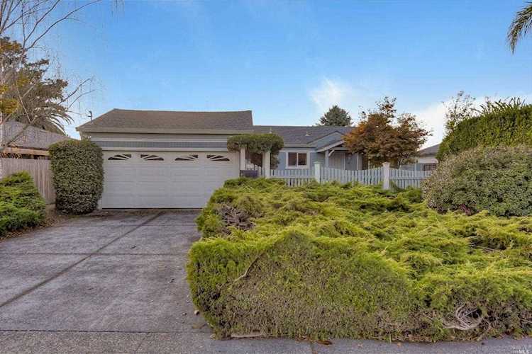 69 Montego Key Novato, CA 94949