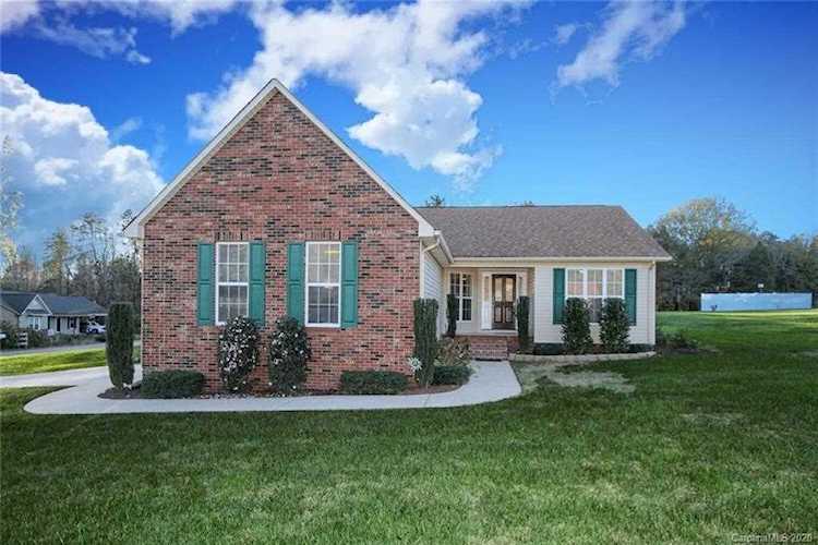104 Horsestable Ct Mooresville, NC 28115