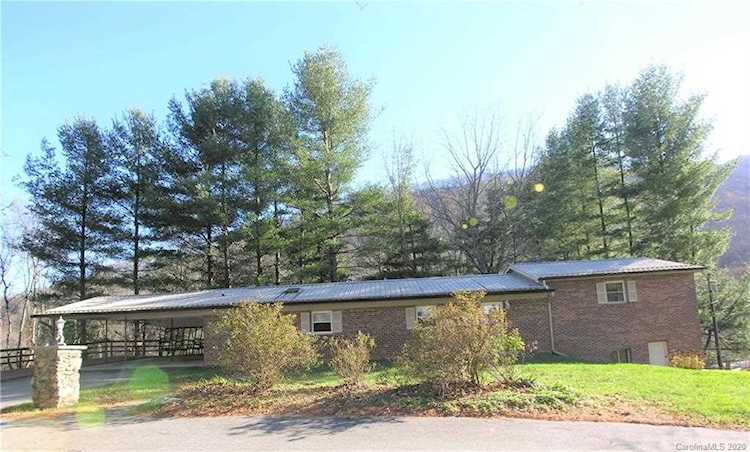 74 Vista Rd Waynesville, NC 28786