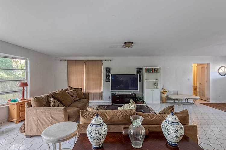 698 W Camino Real Boca Raton, FL 33486