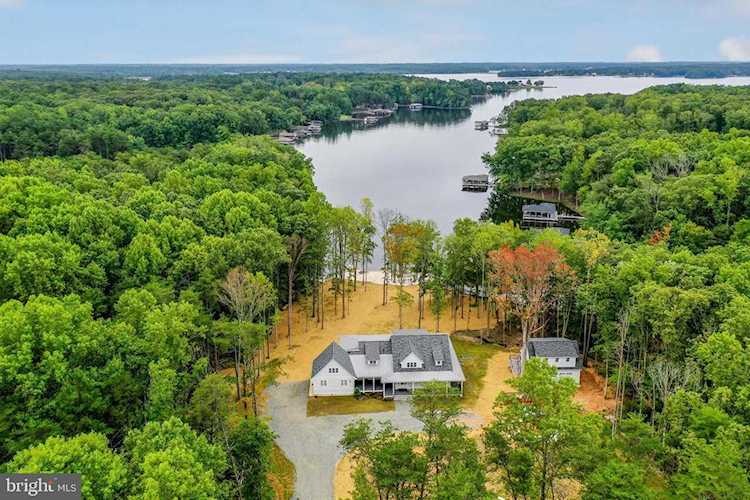 2935 Minor Rd Bumpass, VA 23024