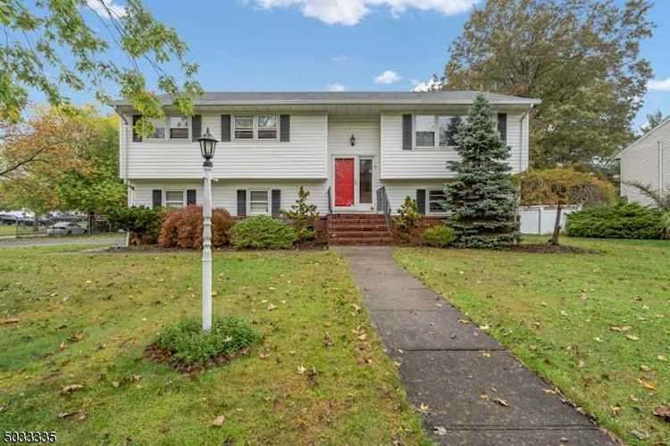 2 Ferndale Dr Parsippany-Troy Hills Twp., NJ 07054