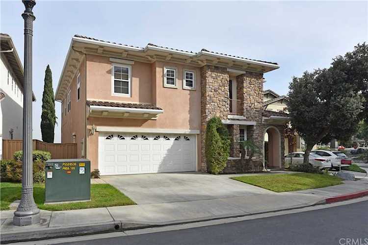 2589 Eastwind Way Signal Hill, CA 90755