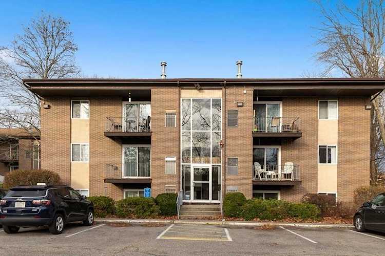 1281 Lawrence St #4 Lowell, MA 01852