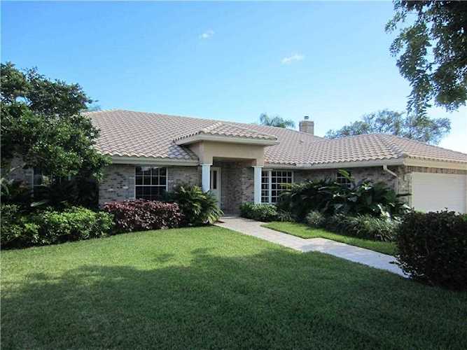 21298 Sweetwater Ln N Boca Raton, FL 33428