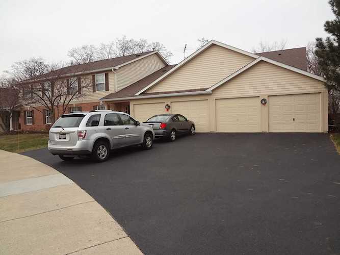 1285 N Red Oak Circle #1 Round Lake Beach, IL 60073