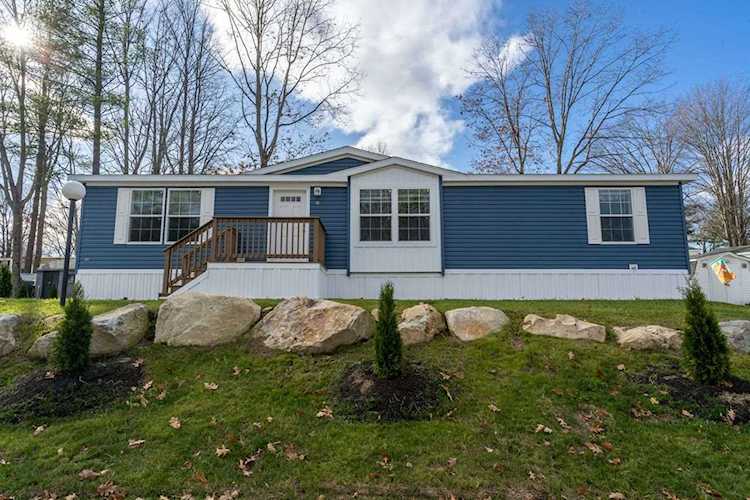 2 North Blueberry Ln Rochester, NH 03867