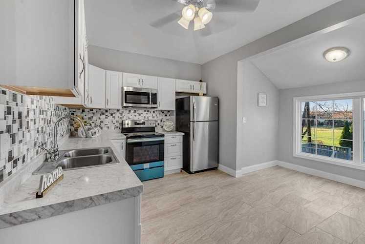 92 Acushnet Ave Springfield, MA 01105