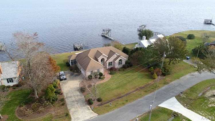 122 Bayshore Dr Elizabeth City, NC 27909