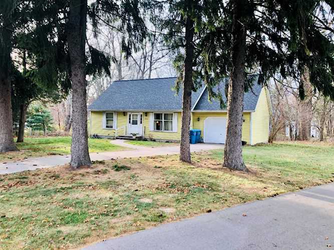 15595 Clovernook Dr Grand Haven, MI 49417