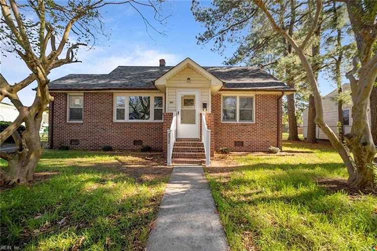2317 Azalea Ave Portsmouth, VA 23704