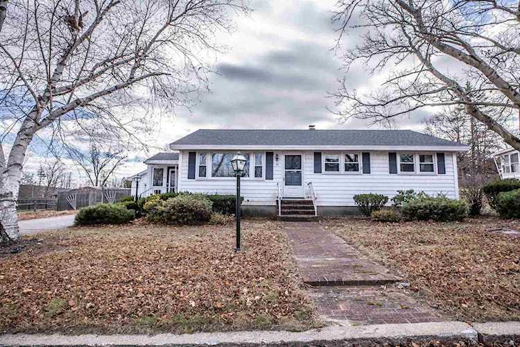 45 Karin St Manchester, NH 03103