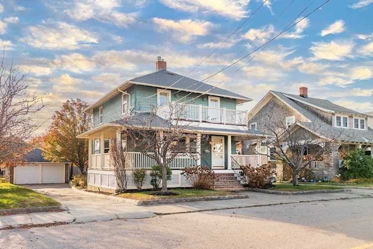 51 Manomet Avenue Hull, MA 02045