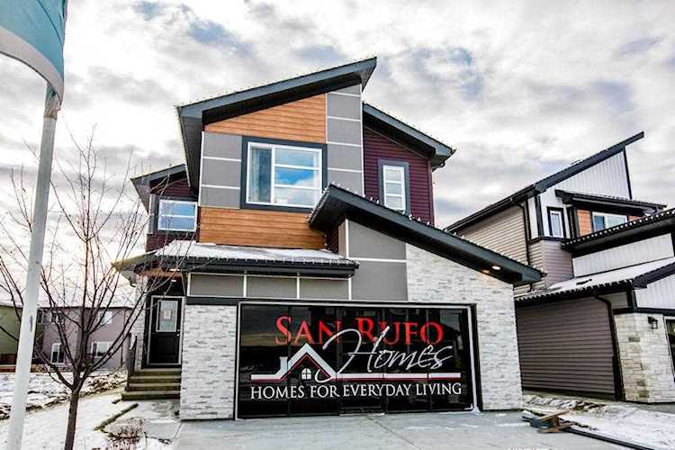 9505 Pear Close Edmonton, AB T6X 2N6