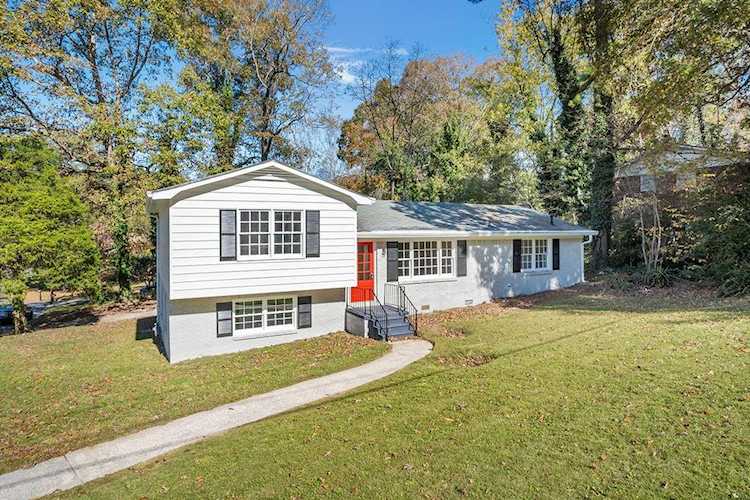 2703 Carriage Ln Atlanta, GA 30349