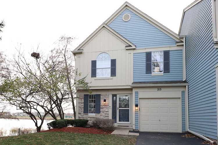 215 Shadybrook Ln Aurora, IL 60504