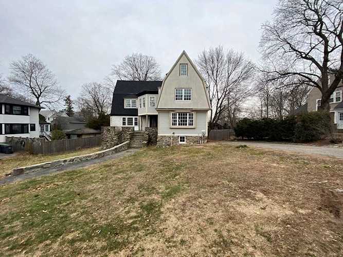 26 Woodleigh Road Dedham, MA 02026