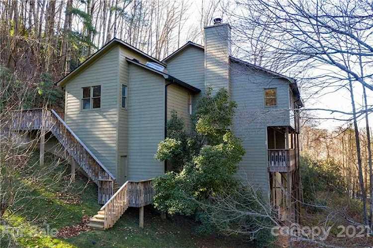 64 Big Spruce Ln Waynesville, NC 28786