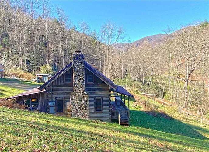 2767 Meadow Fork Rd Hot Springs, NC 28743