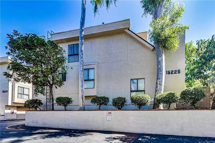 15225 Magnolia Boulevard #D Sherman Oaks, CA 91403