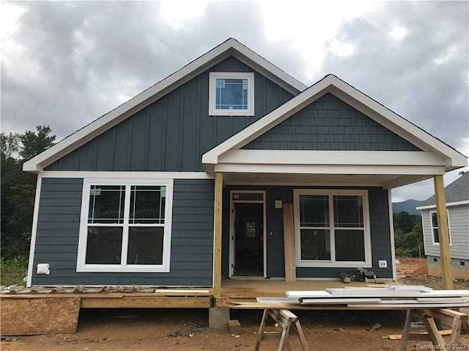 1119 Blueview Dr Black Mountain, NC 28711