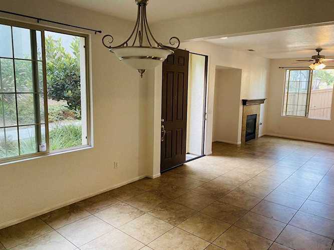 1718 Cripple Creek Dr #4, Chula Vista, 91915 | MLS#200051151 Photo 1