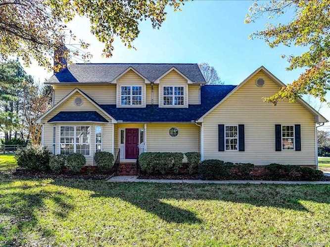 110 Turnberry Ln Mooresville, NC 28117