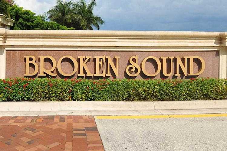 5335 NW 23rd Way Boca Raton, FL 33496