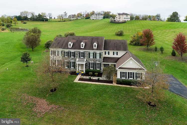 41067 Tesla Ct Waterford, VA 20197