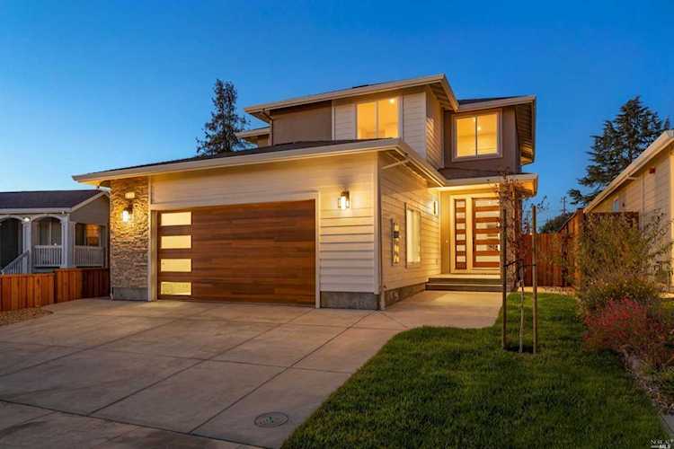 3737 Espresso Court Santa Rosa, CA 95403