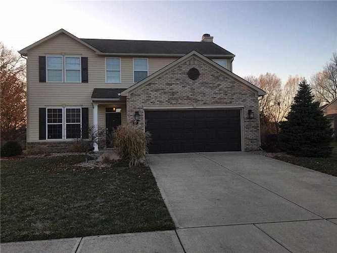 1536 Stanford Dr Avon, IN 46123