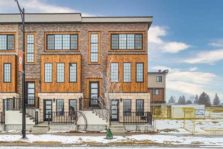 51 Greenbriar Place NW Calgary, AB T3B 6J1