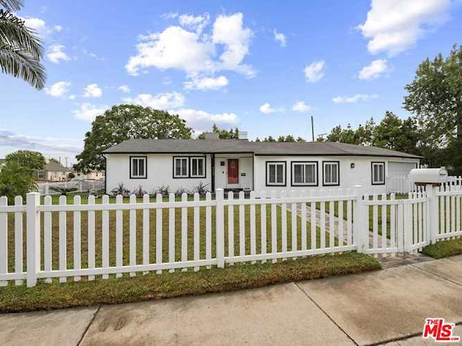 8620 Yorktown Avenue Los Angeles, CA 90045