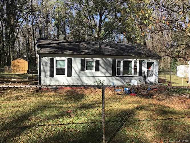 2003 Weir Ln Gastonia, NC 28052