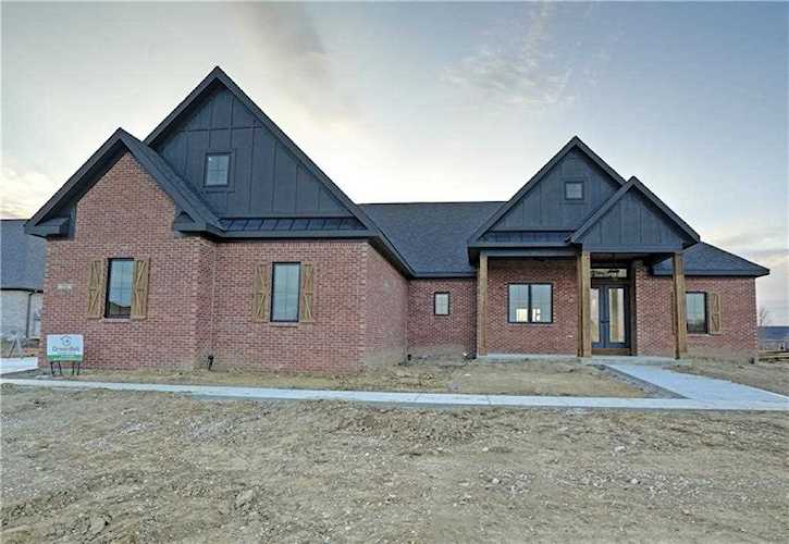 326 Fox Trail Dr Pittsboro, IN 46167