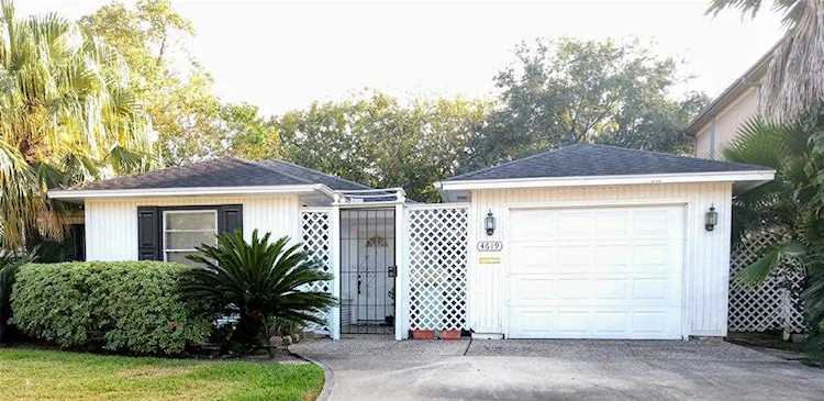 4619 Valerie St Bellaire, TX 77401