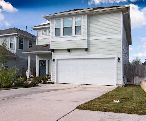 205 Guemal RD Buda, TX 78610