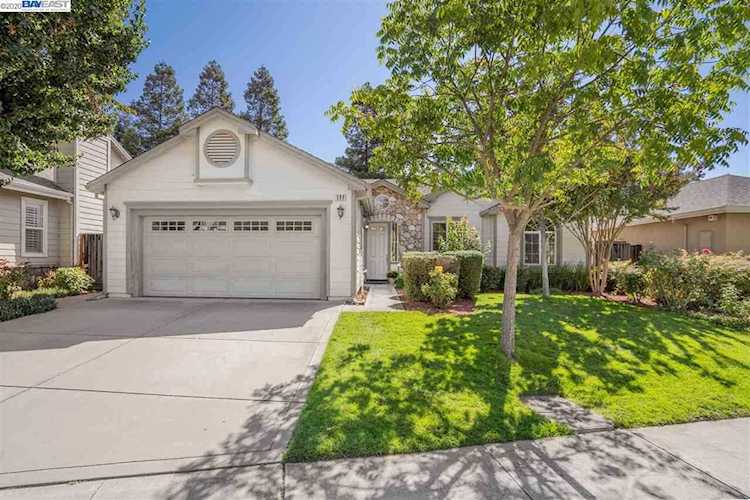 590 Calle Buena Vista Morgan Hill, CA 95037